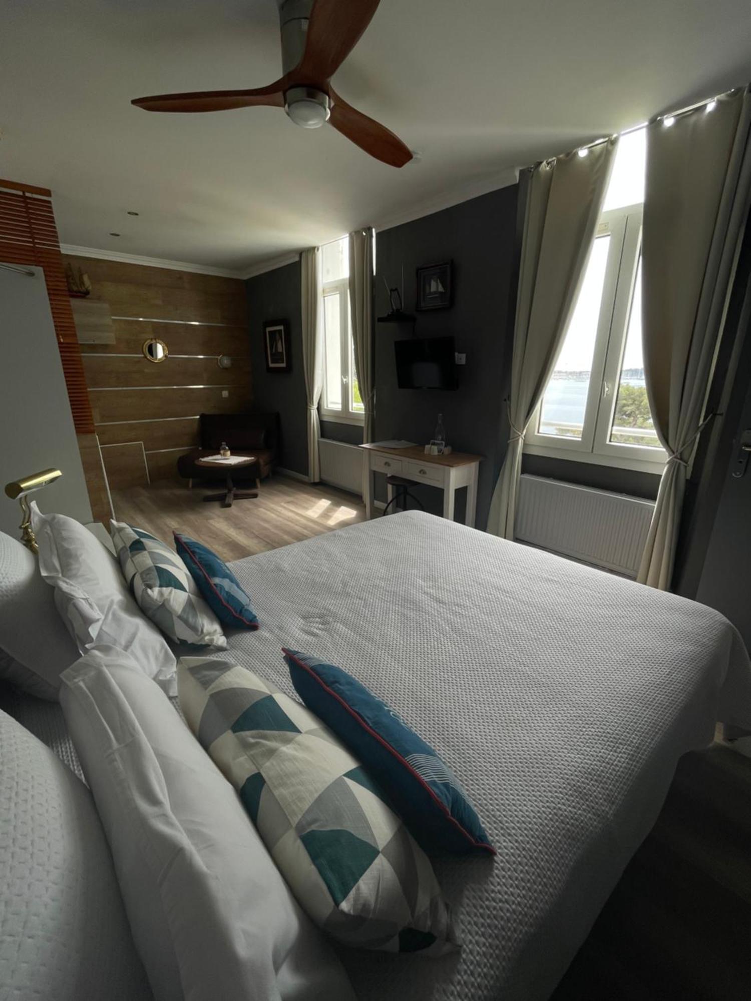 Villa-Chateau Les Terrasses - Tamaris, Plage Des Sablettes, Mer Au Bas De La Propriete Ла-Сейн-сюр-Мер Екстер'єр фото